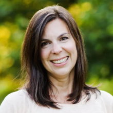 Headshot for Debbie Nichols, Two Alpha Gals co-founder and Allergy Force Guest Author.